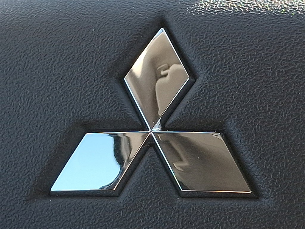 2026 Mitsubishi Outlander Base