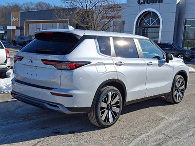 2026 Mitsubishi Outlander Base