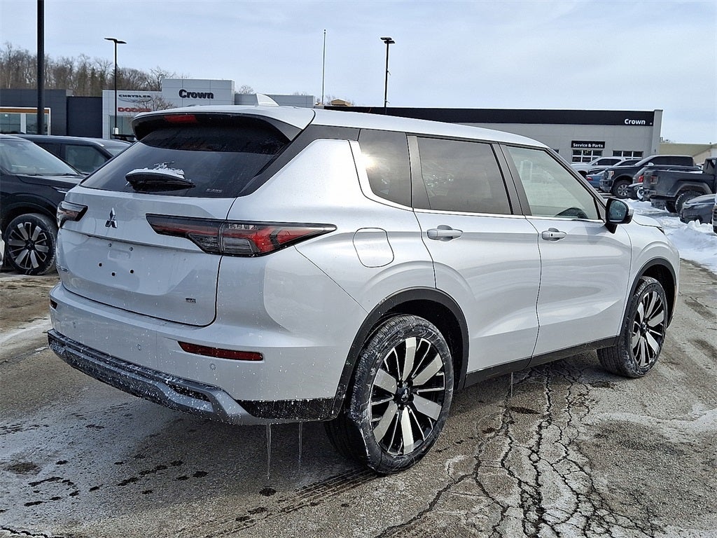 2026 Mitsubishi Outlander SE