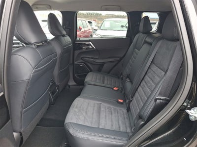 2026 Mitsubishi Outlander SE