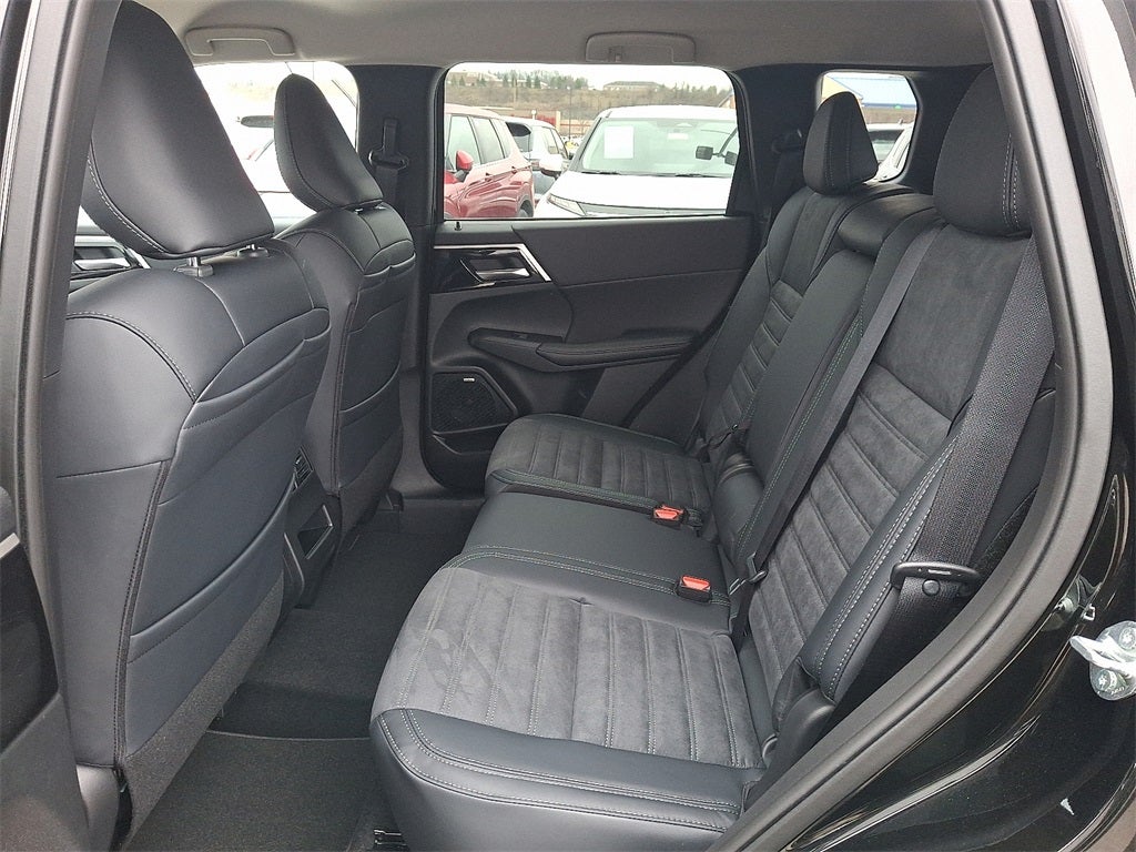 2026 Mitsubishi Outlander SE