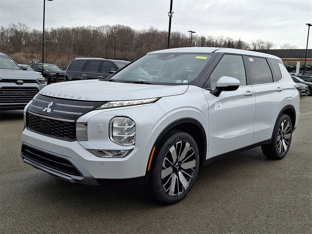 2026 Mitsubishi Outlander Base