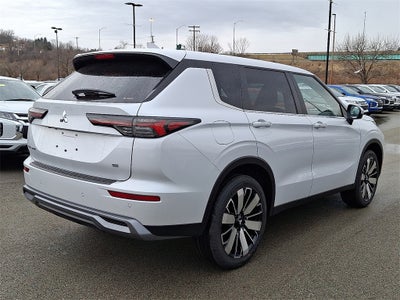 2026 Mitsubishi Outlander Base