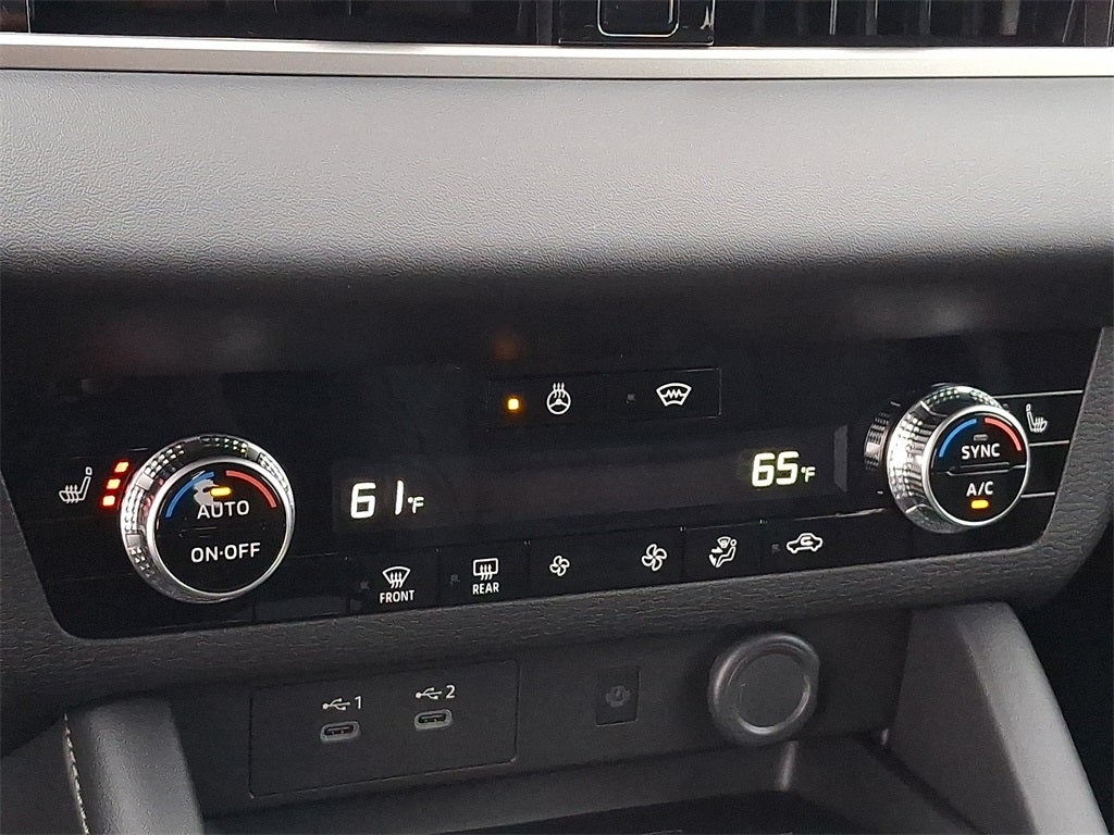 2026 Mitsubishi Outlander Base