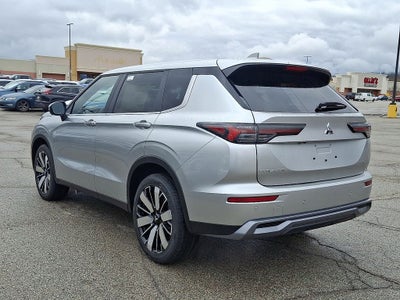 2026 Mitsubishi Outlander SE