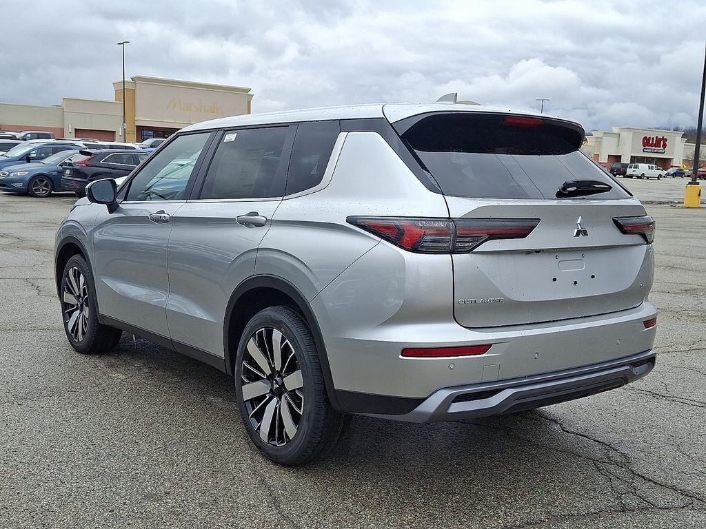 2026 Mitsubishi Outlander SE