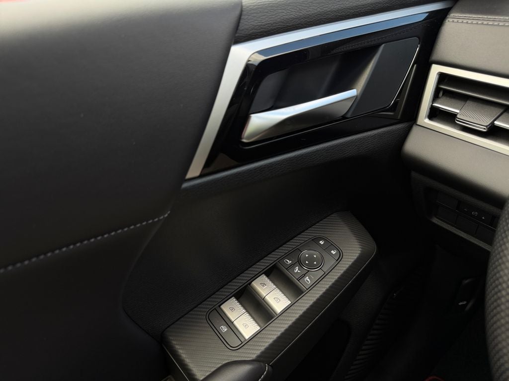 2026 Mitsubishi Outlander Base