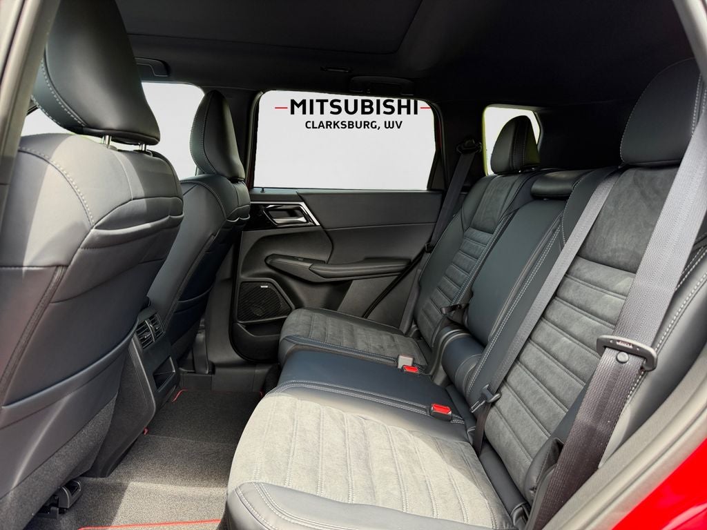 2026 Mitsubishi Outlander Base