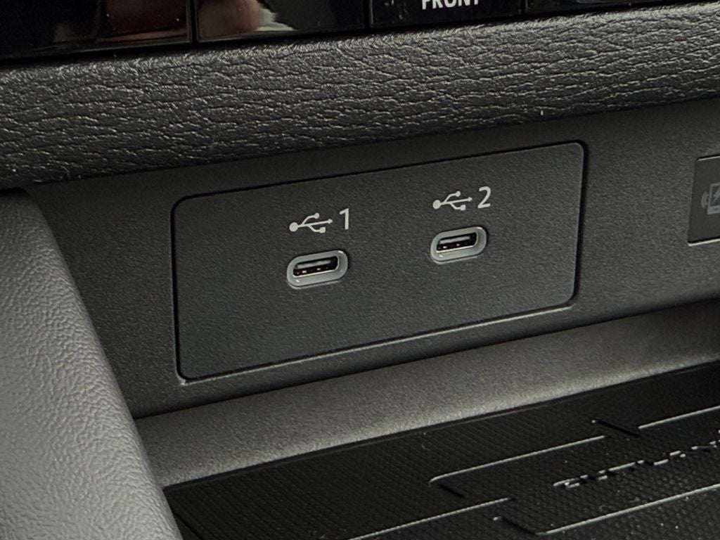 2026 Mitsubishi Outlander LE