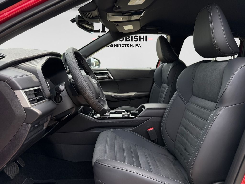 2026 Mitsubishi Outlander LE