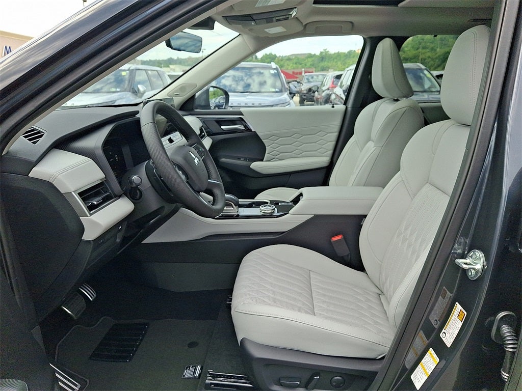 2025 Mitsubishi Outlander SEL