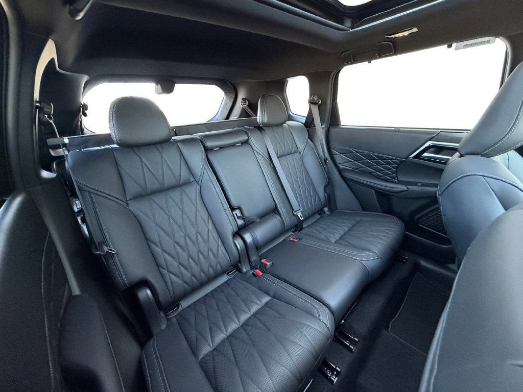 2026 Mitsubishi Outlander Black Edition