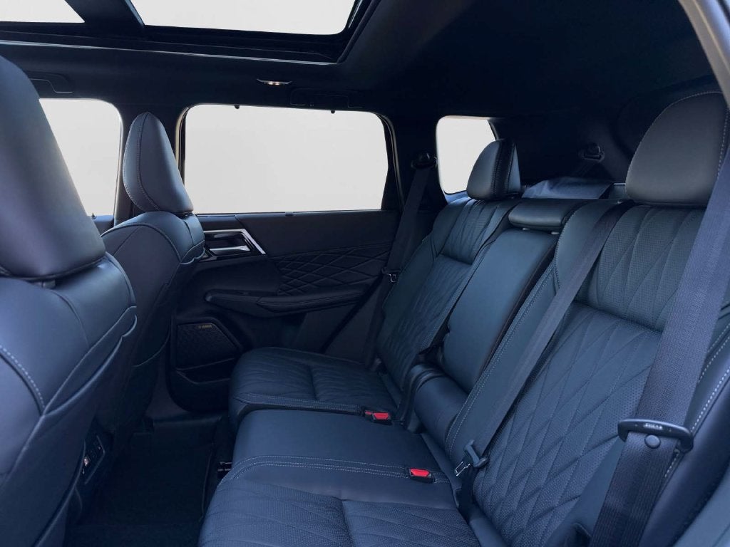 2026 Mitsubishi Outlander Black Edition