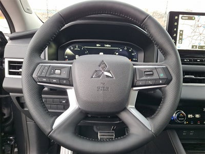 2026 Mitsubishi Outlander Base