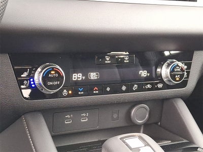 2026 Mitsubishi Outlander Base