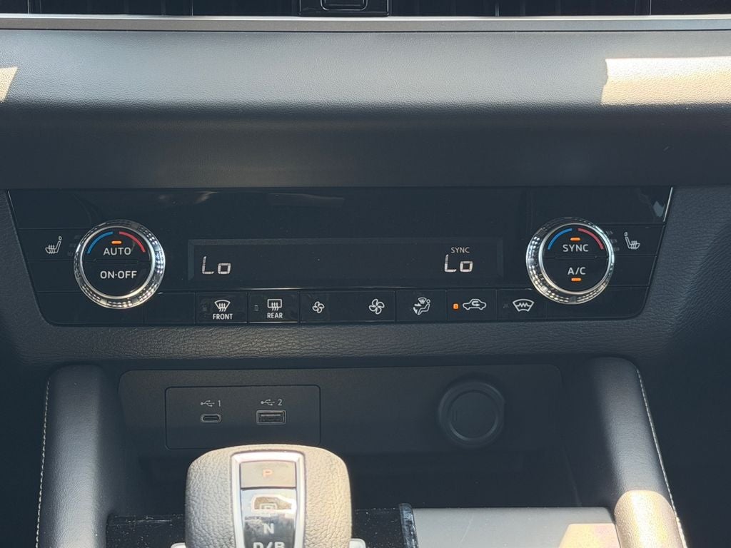 2025 Mitsubishi Outlander Plug-in Hybrid ES - Photo 11