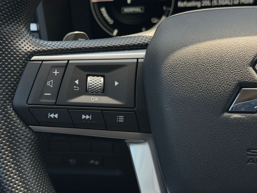 2025 Mitsubishi Outlander Plug-in Hybrid ES - Photo 13