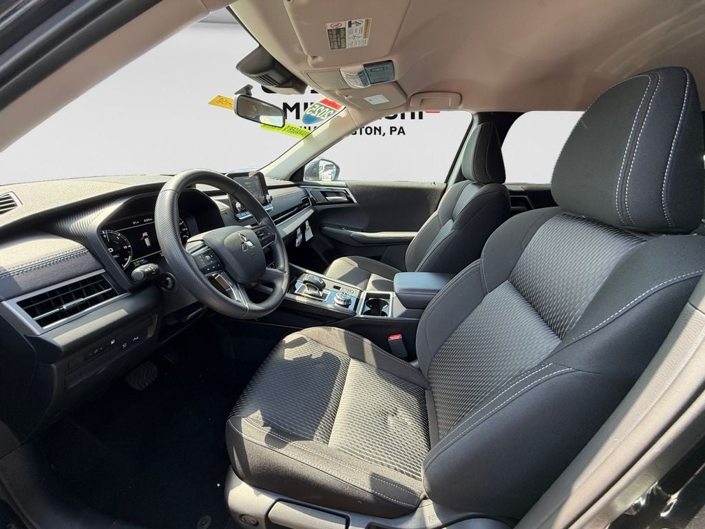 2025 Mitsubishi Outlander Plug-in Hybrid ES - Photo 19