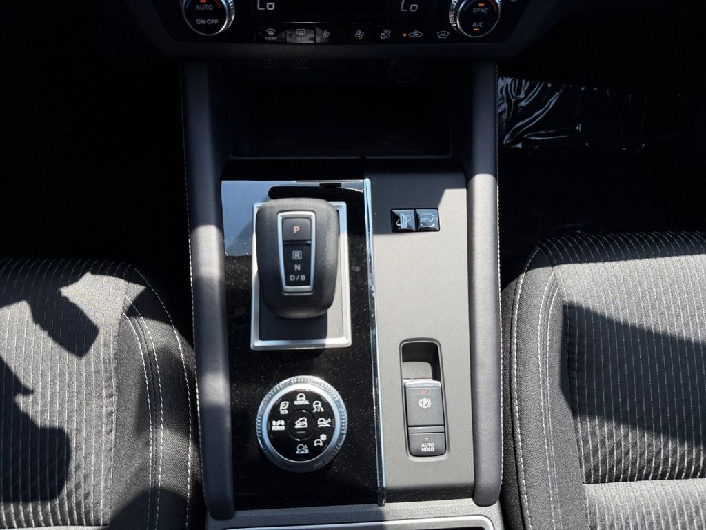 2025 Mitsubishi Outlander Plug-in Hybrid ES - Photo 22