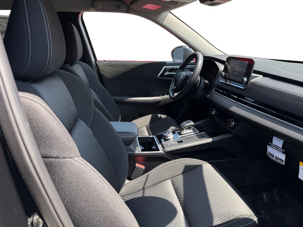 2025 Mitsubishi Outlander Plug-in Hybrid ES - Photo 24