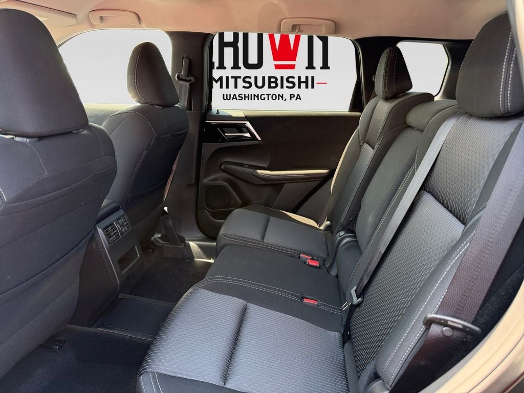 2025 Mitsubishi Outlander Plug-in Hybrid ES - Photo 9