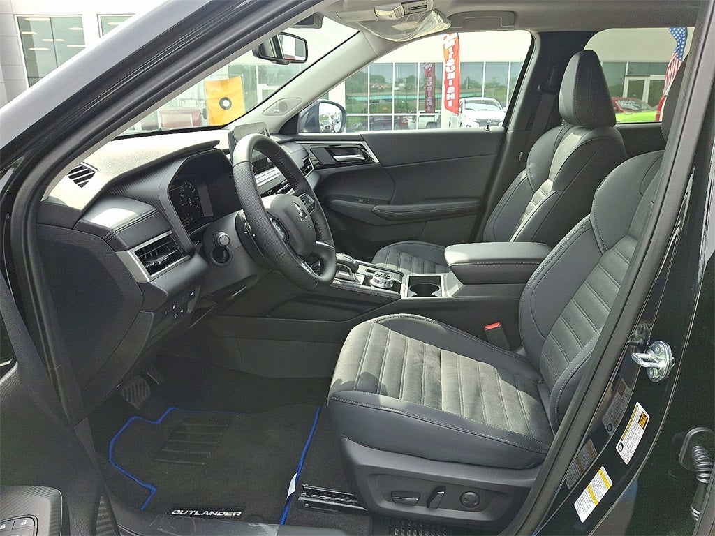 2025 Mitsubishi Outlander PHEV SE