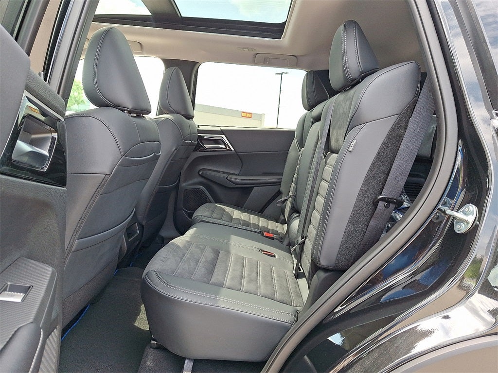 2025 Mitsubishi Outlander PHEV SE