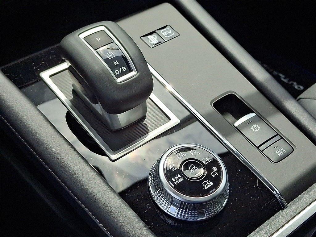 2025 Mitsubishi Outlander PHEV SE