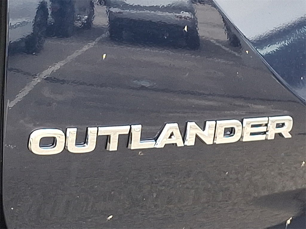 2025 Mitsubishi Outlander PHEV SE