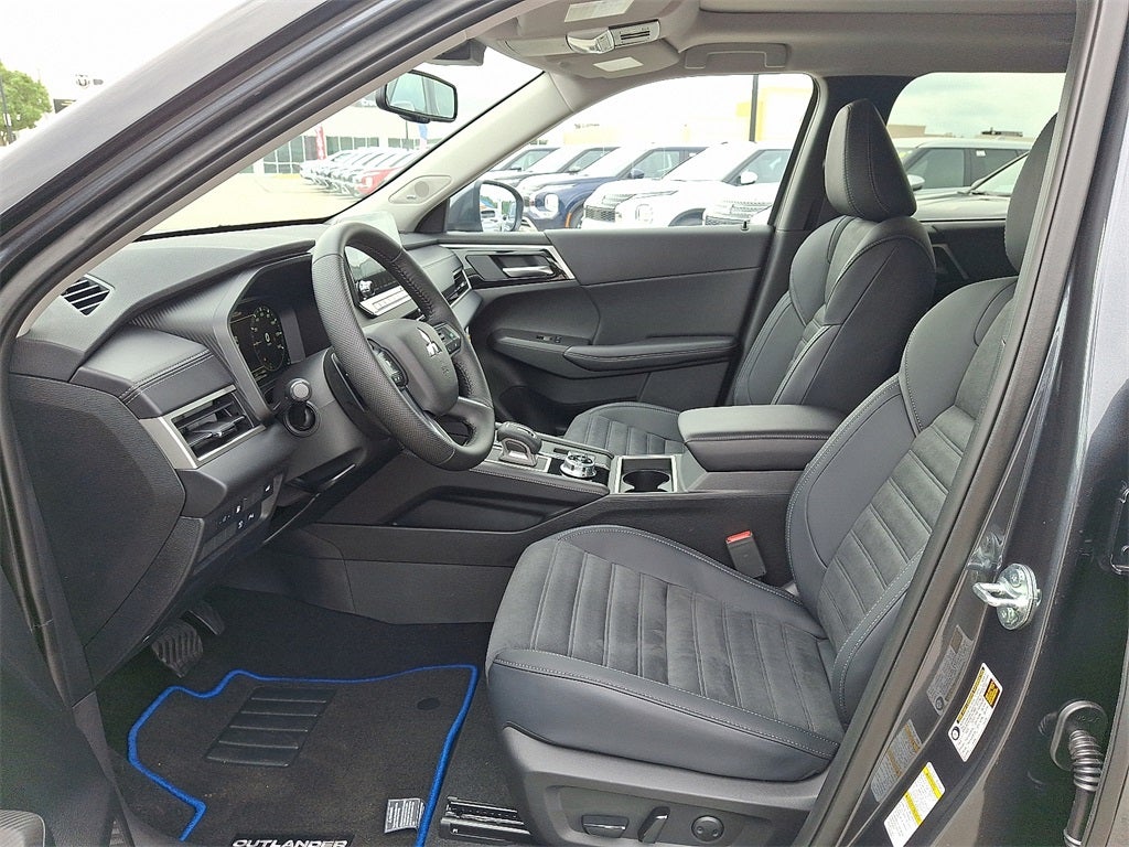 2025 Mitsubishi Outlander PHEV SE