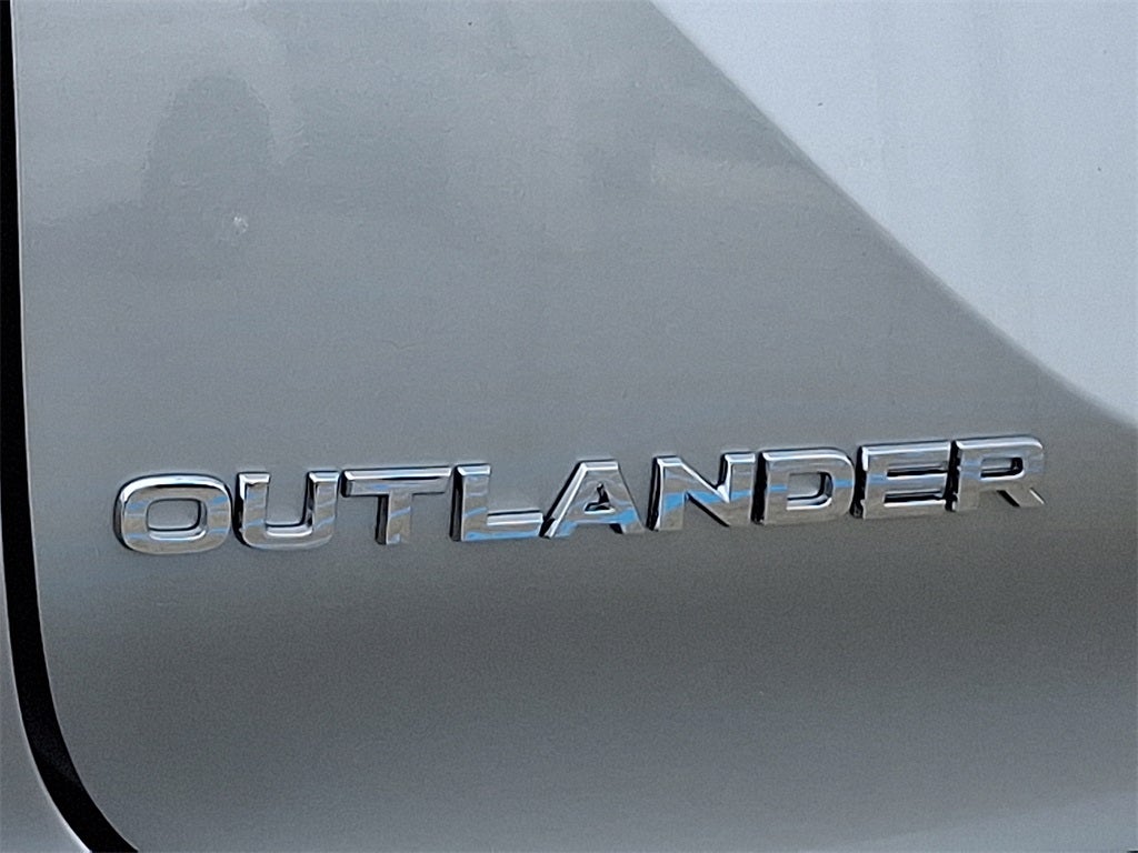 2025 Mitsubishi Outlander PHEV SE