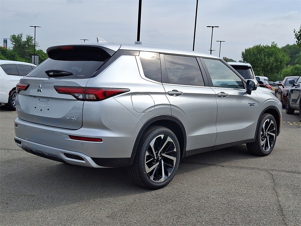 2025 Mitsubishi Outlander PHEV SE
