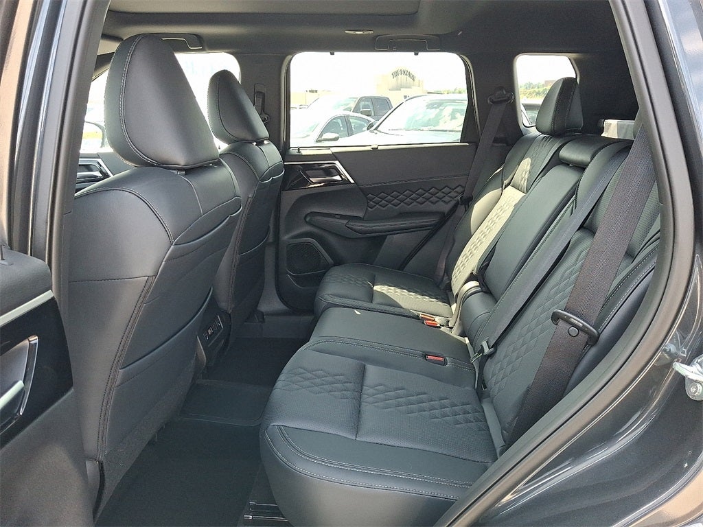 2025 Mitsubishi Outlander PHEV SEL Black Edition