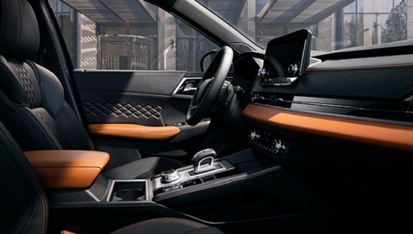 2023 Outlander Interior | Crown Mitsubishi - Washington in Washington PA